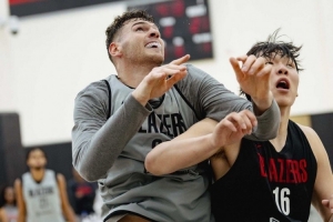 队媒：开拓者可尝试用杨瀚森和克林根组双塔 这样更有统治力