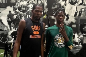 迪班萨：我最喜欢的球员是KD 他本应等我进联盟后去我所在的球队