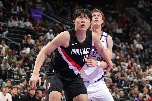 25届新秀季前赛巡礼：三状元齐放异彩，小杨表现起伏不定，次轮新秀同样亮眼