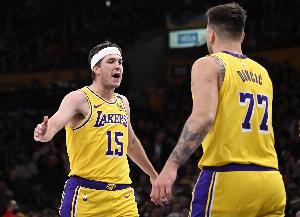 雷迪克评价东契奇与里夫斯：二人在进攻端充满活力，若能提升配合默契，球队整体表现将更出色。