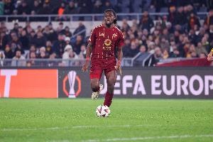 全市场：科内未签下，迪乌夫表现未达预期，致齐沃难布3421阵型。