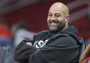 神了！斯通今夏操作回顾：留住核心阵容，交易得到杜兰特并成功留队