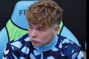 邮报报道：曼联正密切关注考文垂16岁攻击型中场乔治-谢泼德。