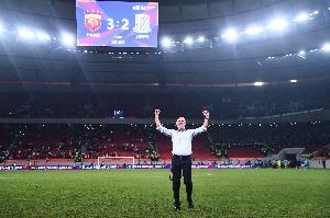 英媒：海港主帅穆斯卡特执教告吹后，流浪者重启与丹尼-罗尔谈判