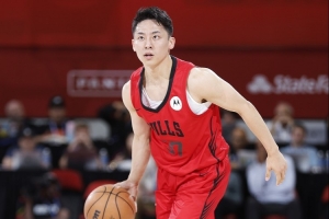 媒体人：河村勇辉被裁后 继续利用公牛队的设施恢复和训练