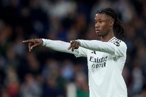 终于不再客串左后卫！阿斯：卡马文加首发后在中场位置表现出色