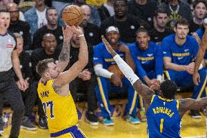 巴特勒：我只想帮库明加变得更出色 我知道他有多渴望变得更优秀