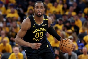 科尔：库明加真的变得非常非常成熟 他更加理解球队的需要