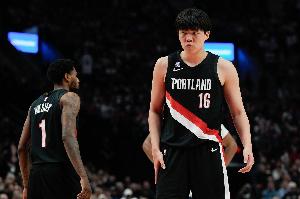 媒体人：这支开拓者打得太快了 感觉他们有机会摸到附加赛门票