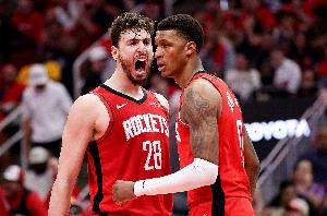 小贾巴里谈揭幕战输球：最重要是我们如何沟通 大家都没反应过度