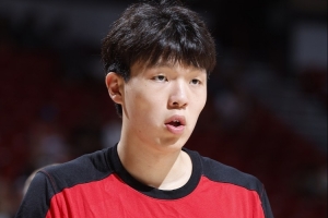 媒体人：杨瀚森得自己够硬 目前确实没达到标准 但赛季是漫长的