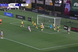 绝杀点球被扑，反遭绝杀！网友：如此澳甲，怎能不爱