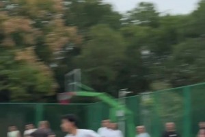 野球场遇到一个科比门徒，投篮是超级后仰，这该咋防？