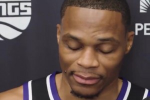 还是有点陌生！威少身穿国王18号球衣拍摄定妆照