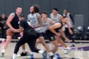 威少在训练中展现了他的组织能力！