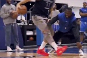 077慵懒的方式看着又是那么舒服，漫不经心却又那么牛逼