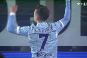 尤文再下一城！孔塞桑传中造乱战！坎比亚索禁区内打门得手！