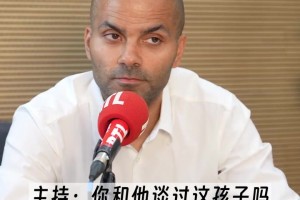 这就是C罗喜欢乔治娜的原因！对待迷你罗视如己出❤️